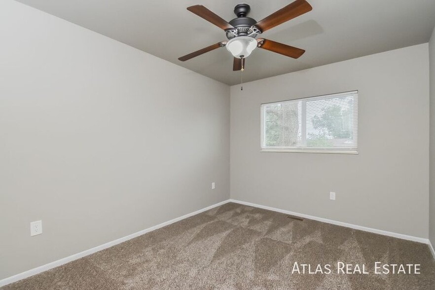 Building Photo - 5509 Escondido Dr