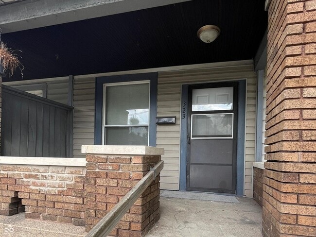 Primary Photo - 323 N Rural St