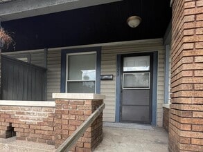 Building Photo - 323 N Rural St