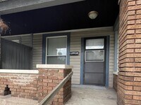 Building Photo - 323 N Rural St