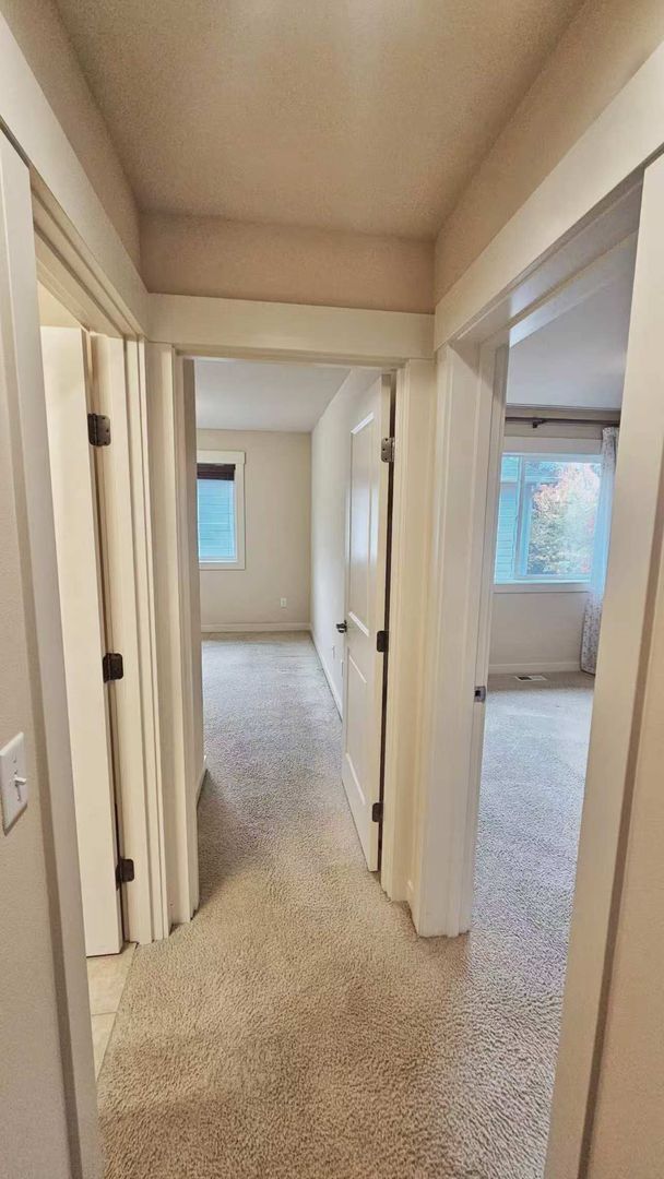 Building Photo - Beautiful 5 Bed 3.5 Bath Home in Redmond R...