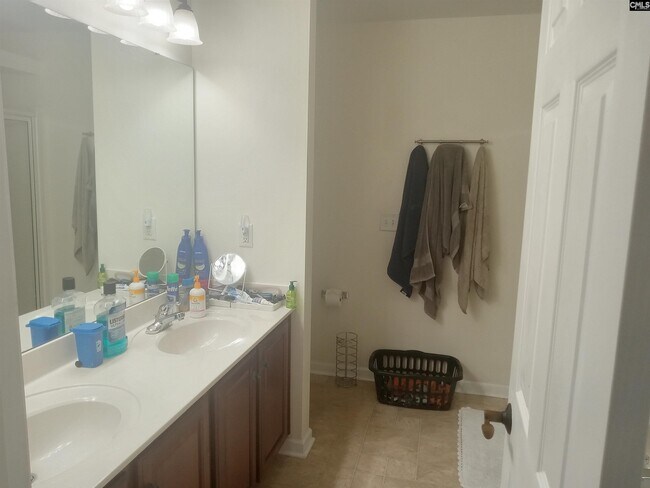 Building Photo - 403 Henslowe Ln