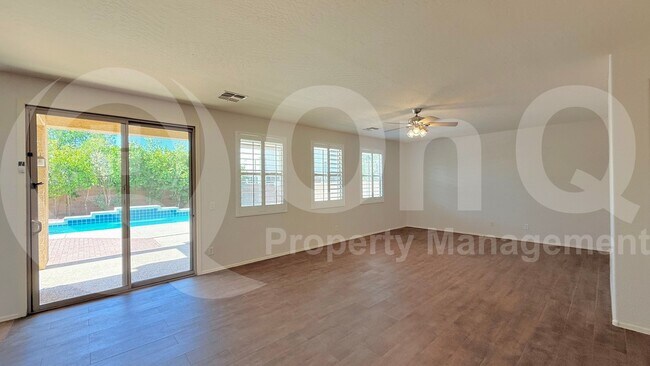 Building Photo - 3316 E Kingbird Pl