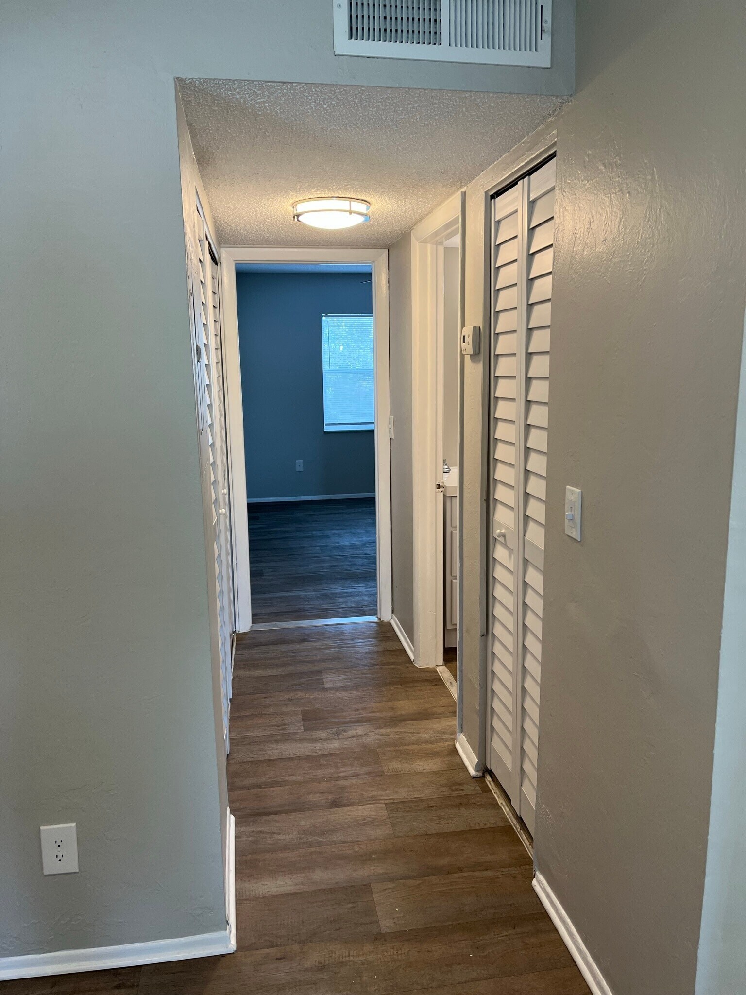 Building Photo - 1 Bed/1 Bath - Unit C1