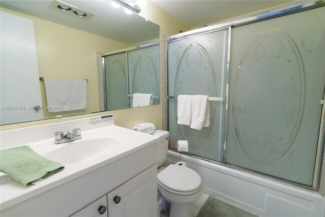 Building Photo - 90 Berkshire D