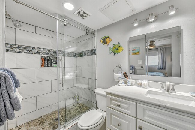 Building Photo - 7310 Seawall Blvd