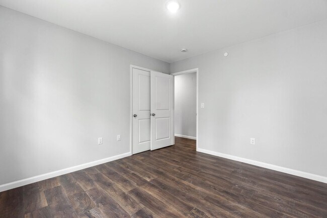 Building Photo - 889 S 17th St
