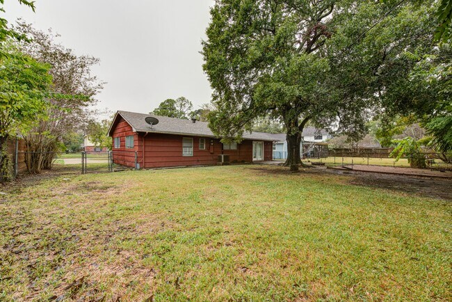 Building Photo - 7130 Carvel Ln