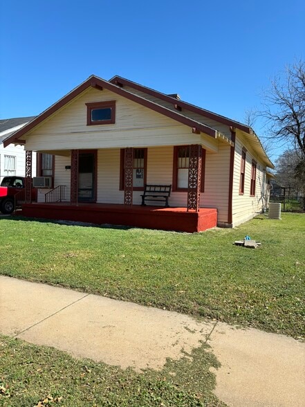 Building Photo - 1303 Taylor St