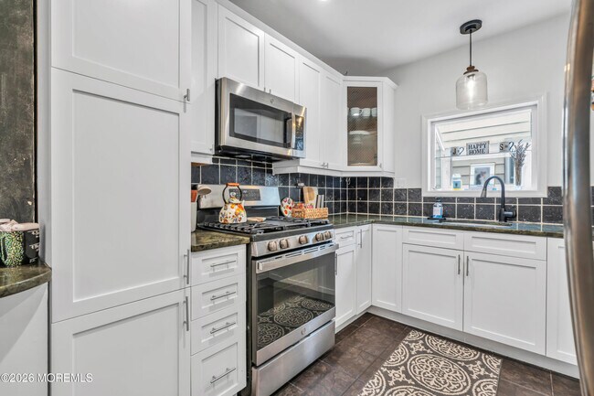 Building Photo - 34 Phoenix Ave