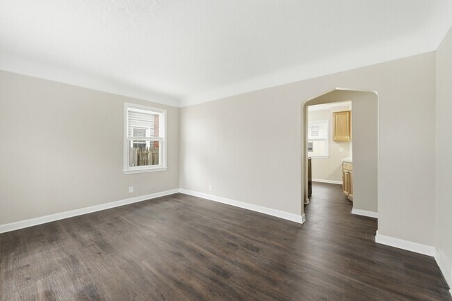 Building Photo - 3360 Edgeworth St