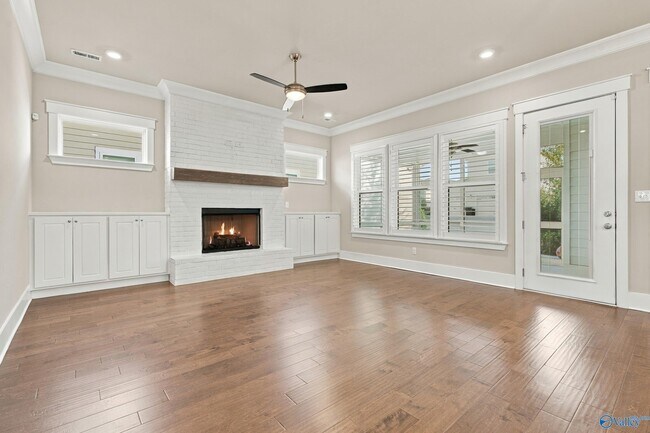 Building Photo - 240 Farmhouse Dr