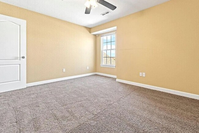 Building Photo - COMING SOON: Spacious 2-Bedroom Townhome w...