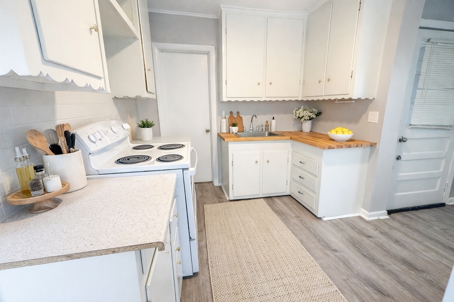 Building Photo - 224 Millville Ave