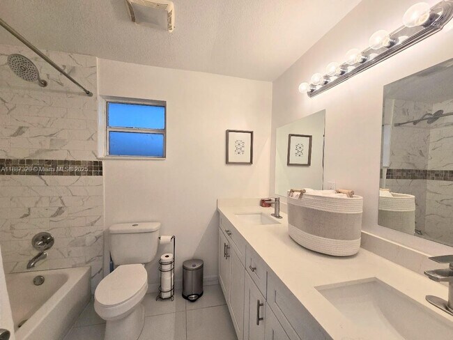 Building Photo - 1604 SW 7th St