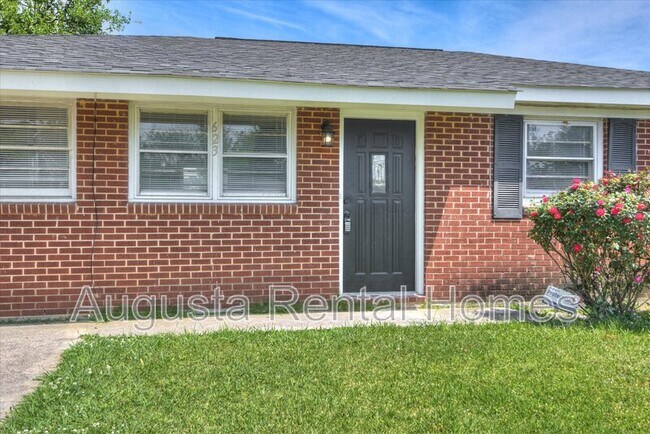 Building Photo - 623 Aiken St