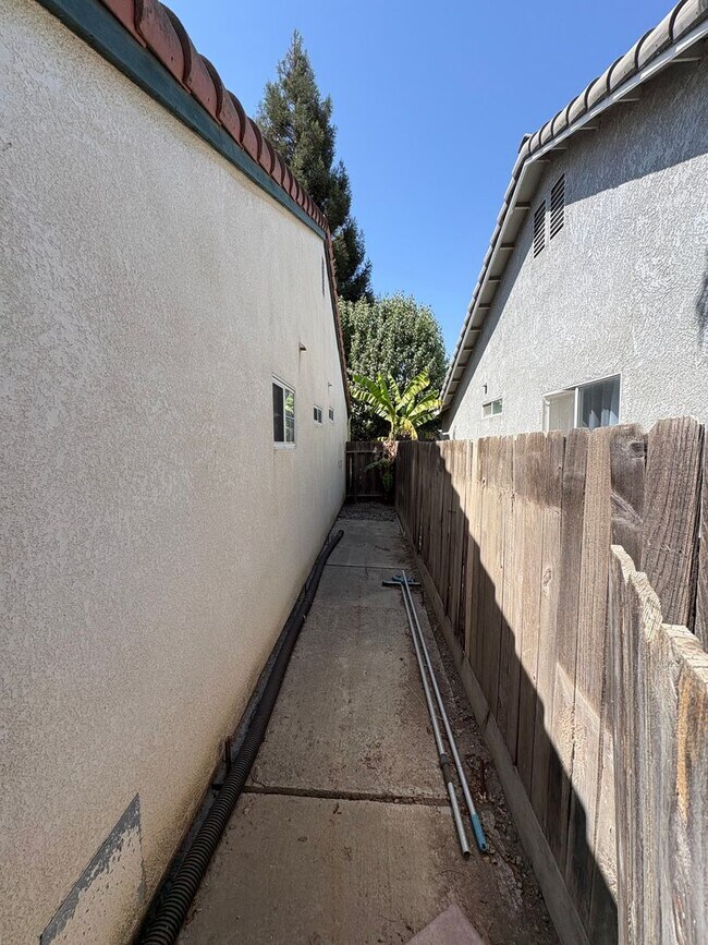 Building Photo - 314 N Virmargo St