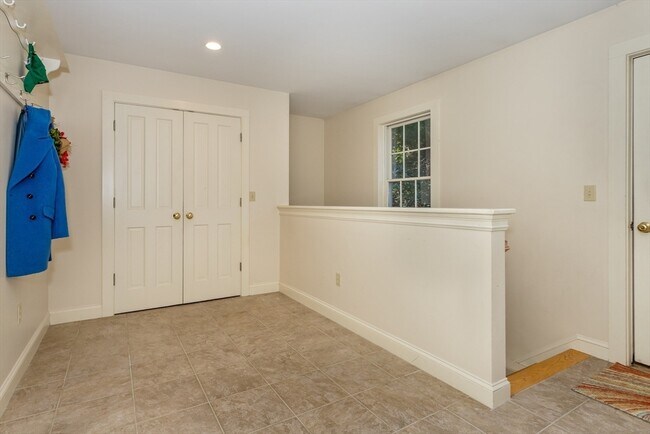 Building Photo - 34 Brush Hill Ln