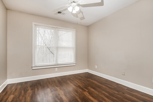 Building Photo - 1310 Kay Terrace SE