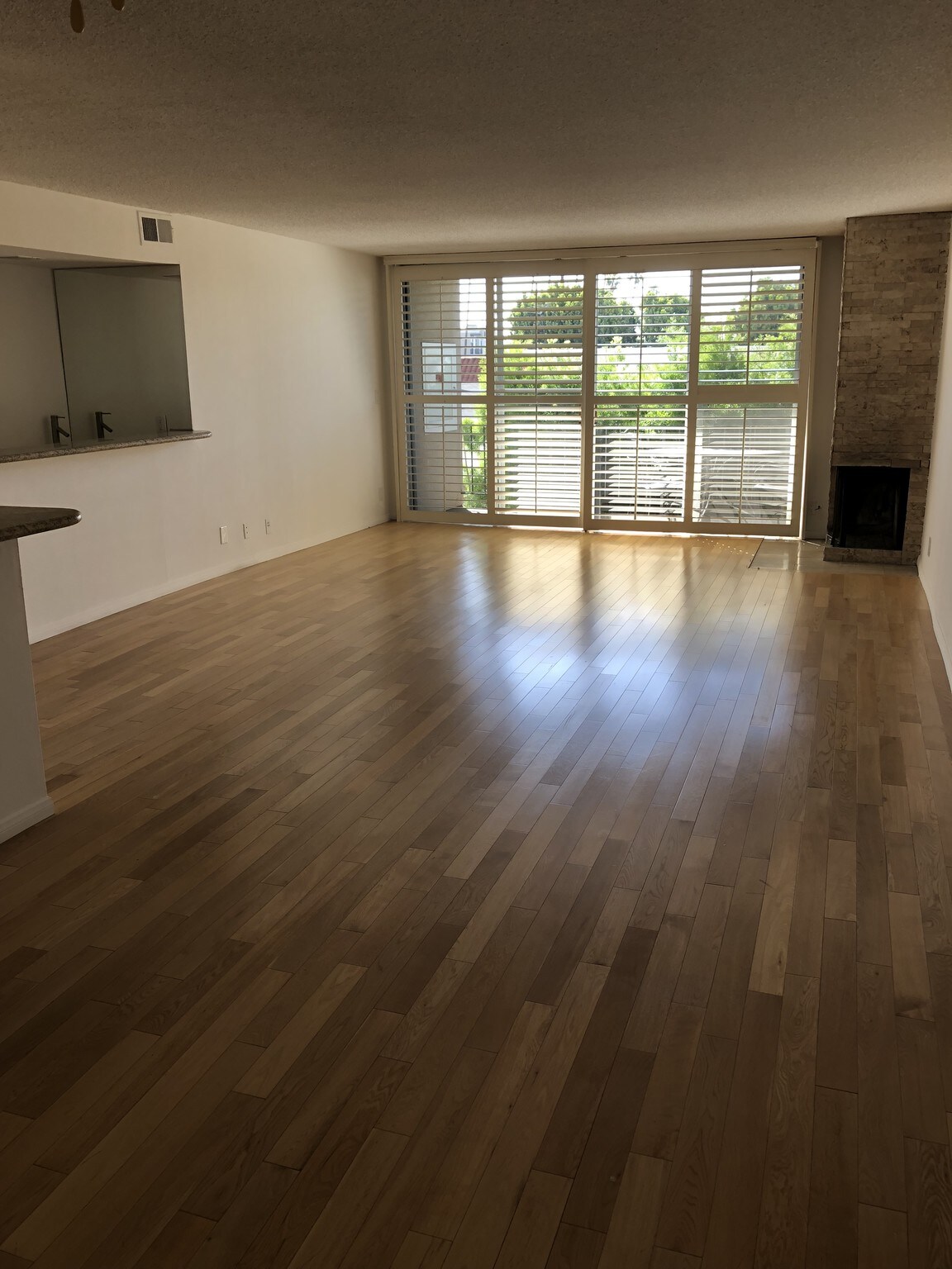 Building Photo - 1233 Amherst Ave