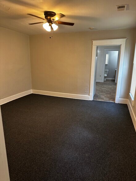Building Photo - 539 Wainwright Ave
