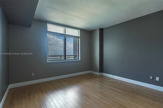 Building Photo - 325 S Biscayne Blvd