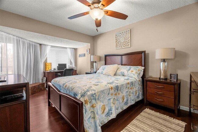 Building Photo - 1817 Golf View Dr