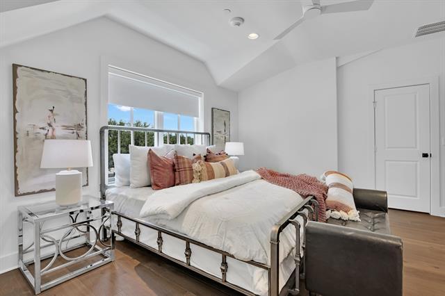 Building Photo - 4116 University Blvd