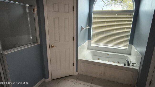 Building Photo - 582 Consolata Ave NW