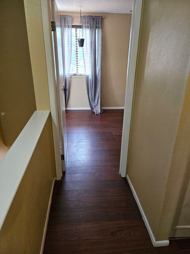 Building Photo - 427 Sheoah Blvd