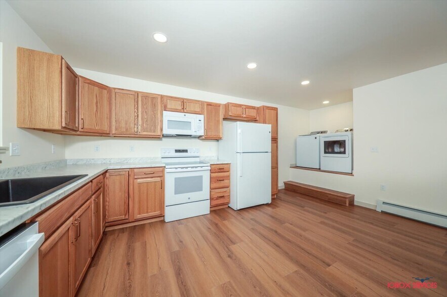 Building Photo - 13770 E Rose Garden Cir