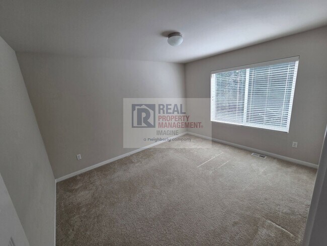 Building Photo - Modern 3 Bedroom, 2.5 Bath Home In Quiet Community!