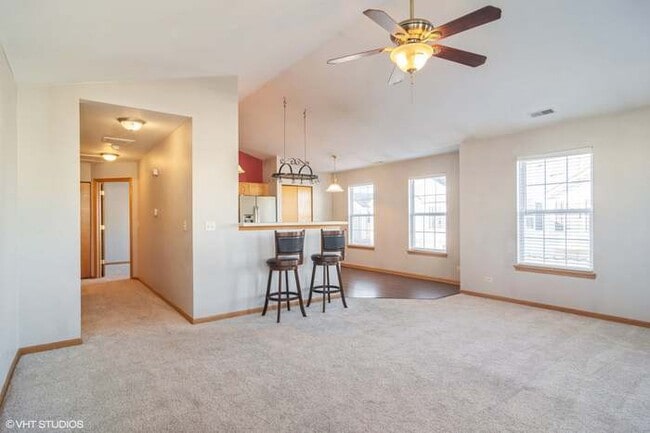 Building Photo - 637 Arbor Cir