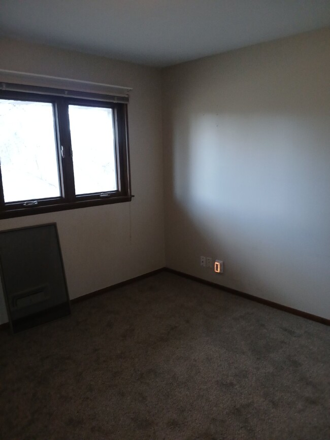 Building Photo - Cozy Rambler 3 Bedroom 2 Bathroom in Apple...