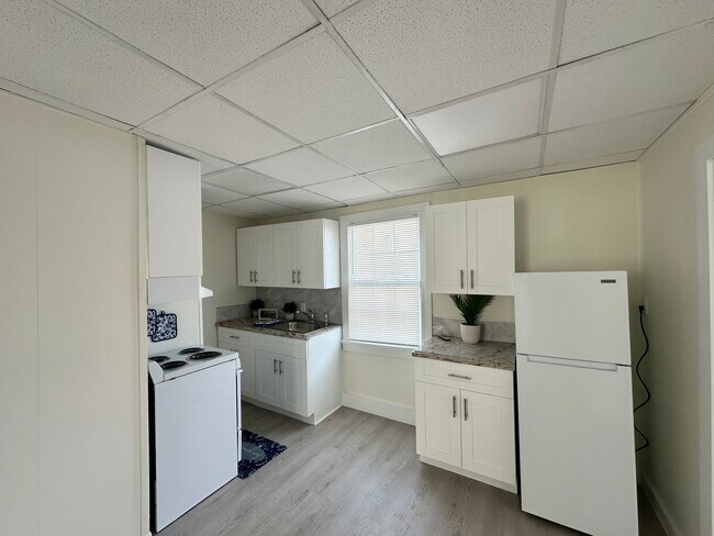 Example of Cottage Kitchen - Ocean Tide