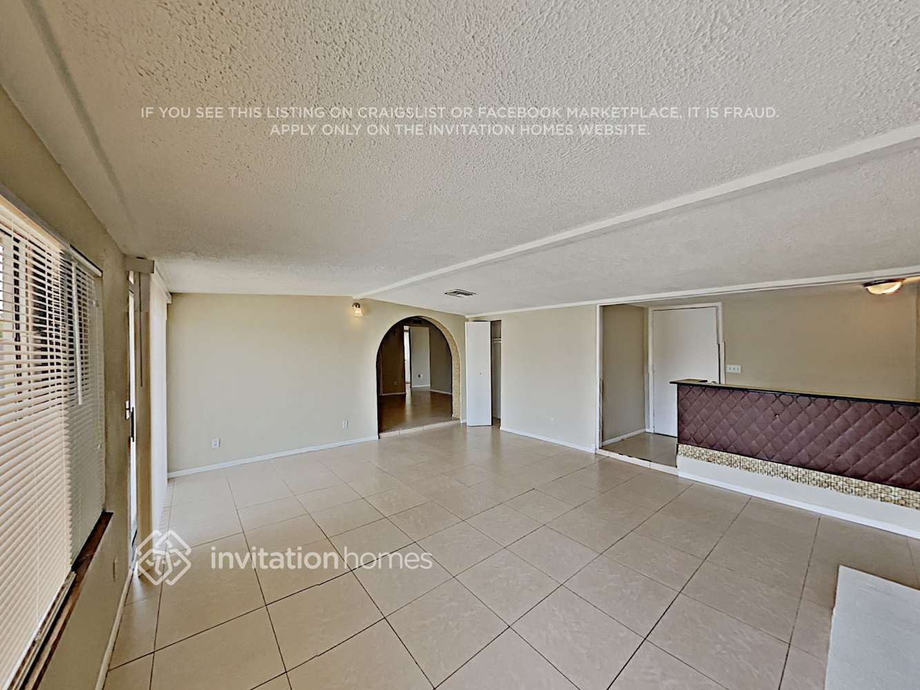 Building Photo - 7016 W Wilshire Dr