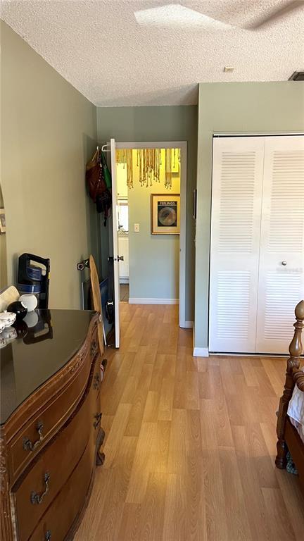 Building Photo - 257 SW Lincoln Cir N