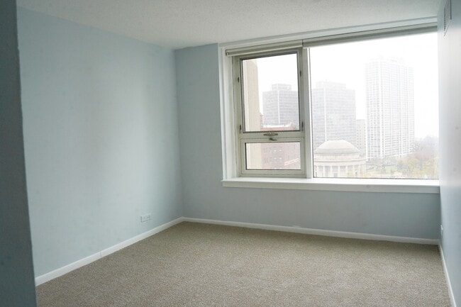 Building Photo - 2728 N Hampden Ct