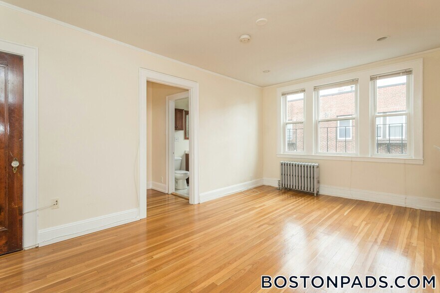 Building Photo - 138 Highland Ave