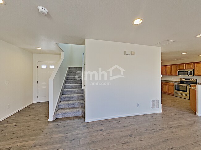 Building Photo - 816 Ponderosa Ln