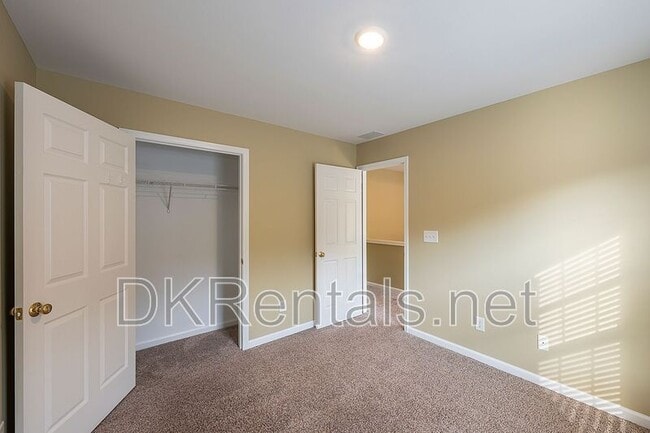 Building Photo - 804 Araya Ct