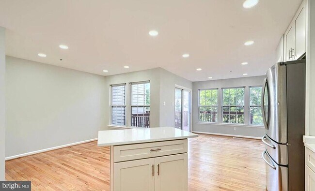 Building Photo - 9863 Decatur Rd