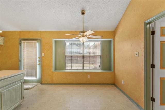 Building Photo - 2305 Valley Creek Dr