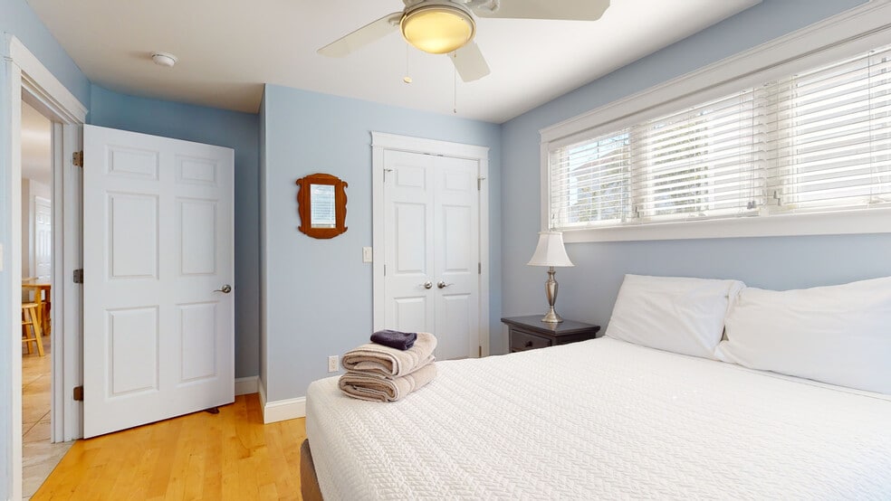 Building Photo - 1 Sea Rose Ln