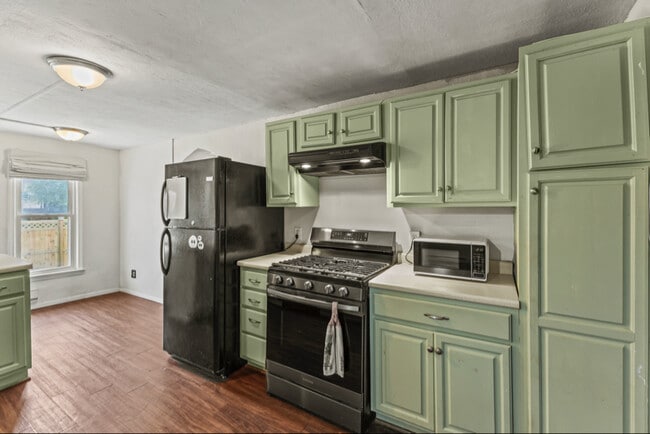 Building Photo - 95 Front Ave