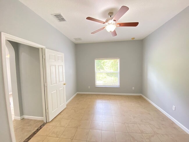Building Photo - 5 bed / 2.5 bath Lake Nona Townhome!