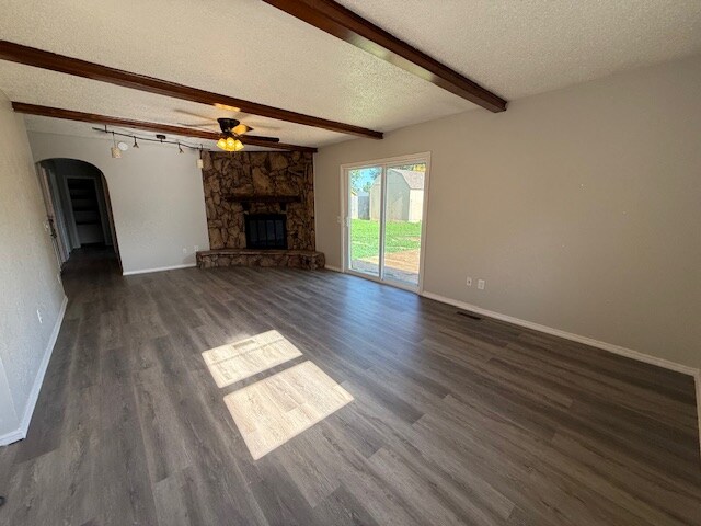 Building Photo - 608 Linda Ln