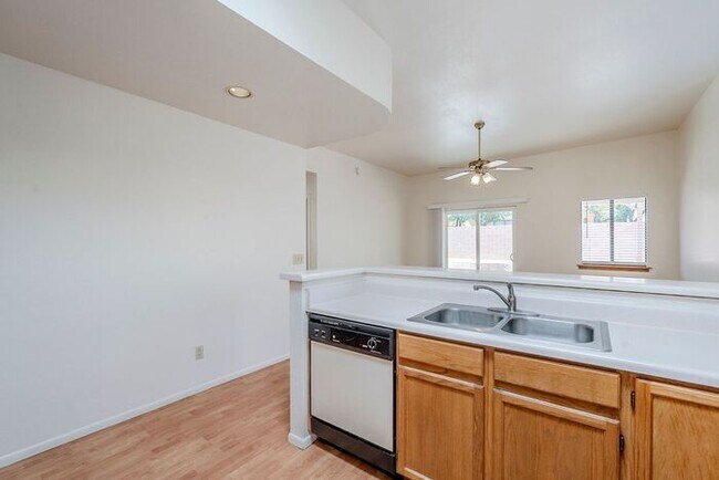 Building Photo - Pending/ Rented - Charming 3-bedroom, 2-ba...