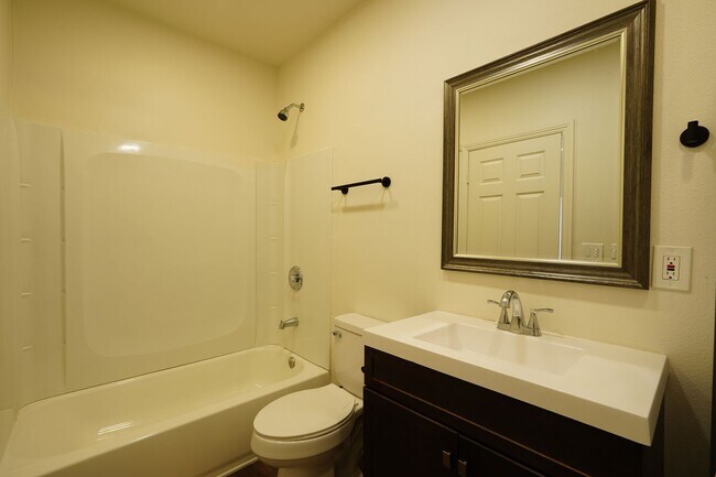 Building Photo - 241 E Etiwanda Ave