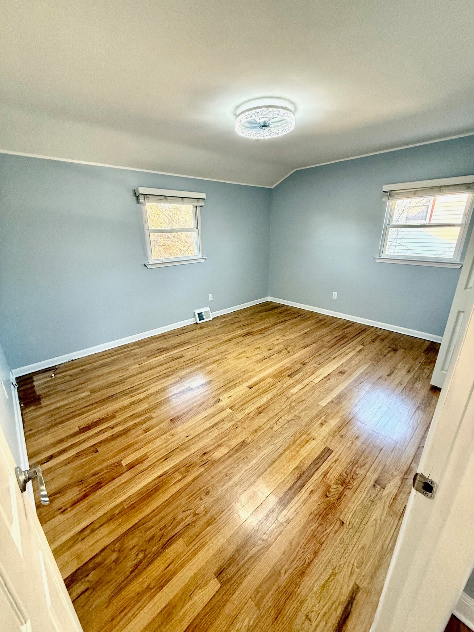 Main Bedroom - 256 S Dillwyn Rd